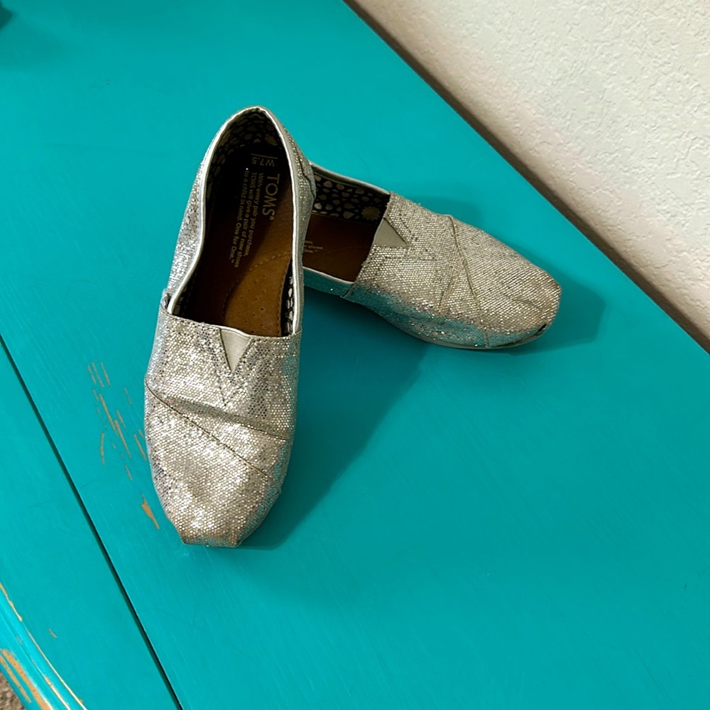 Tom’s Alpargatas, silver sparkle, woman’s 7.5